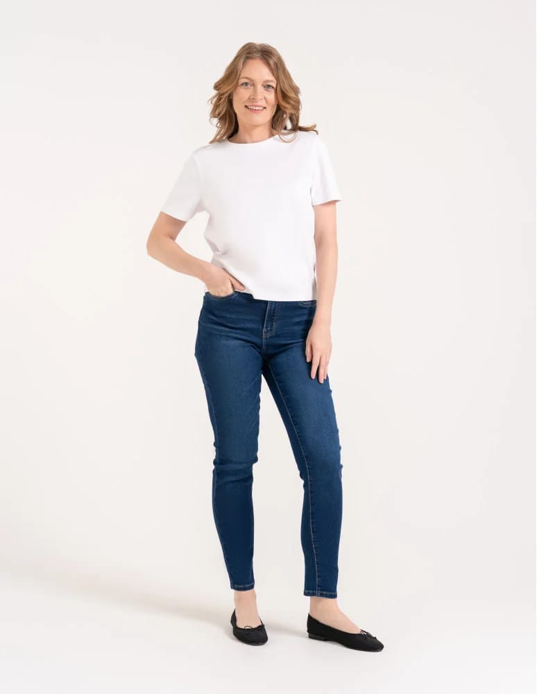 Jeansy - Wygodne jeansy damskie Slim Fit elastyczne skinny dopasowane CIEMNY NIEBIESKI  - produkt moraj.pl 4