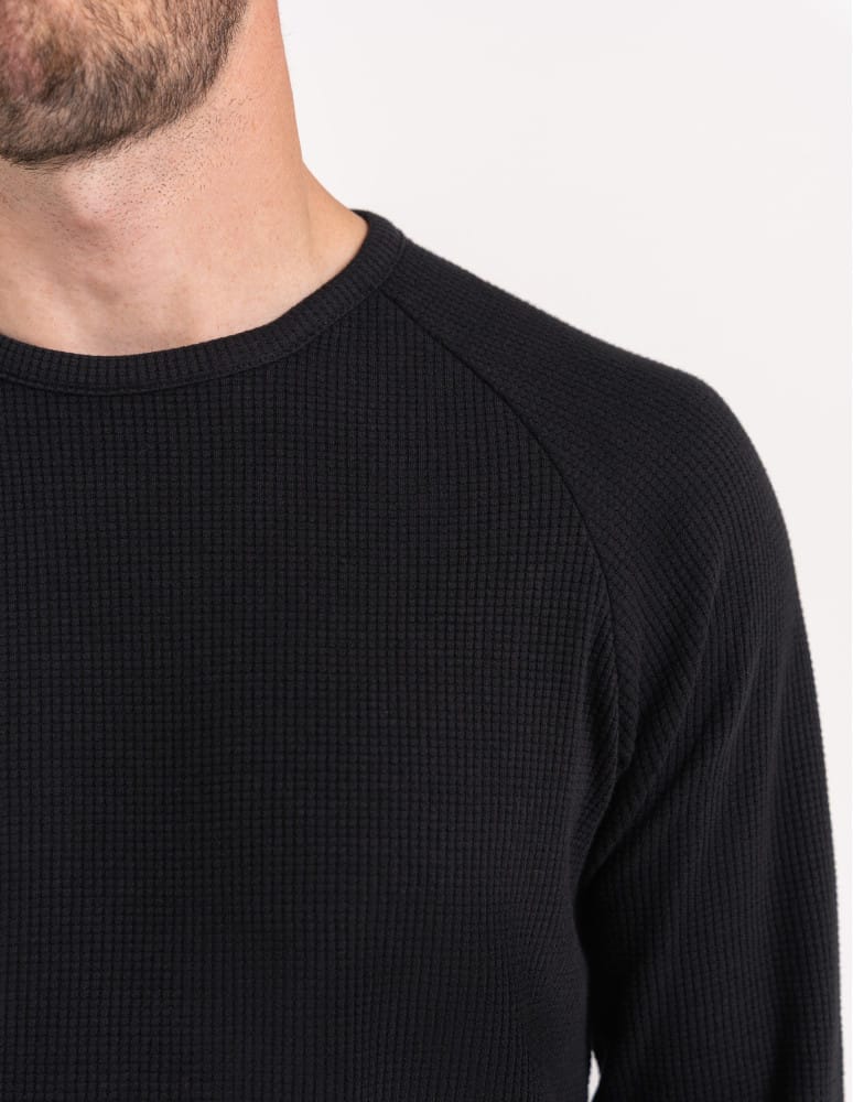 Koszulki i Tank Topy - Koszulka męska longsleeve ze strukturą i okrągłym CZARNY - produkt moraj.pl 1