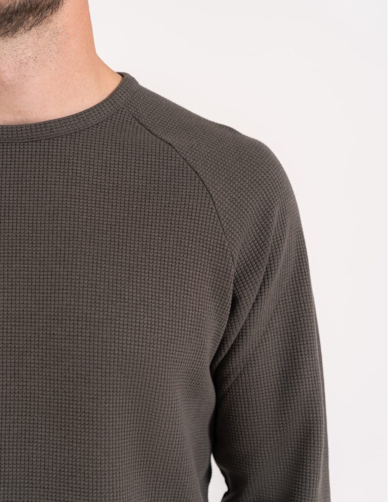 Koszulki i Tank Topy - Koszulka męska longsleeve ze strukturą i okrągłym KHAKI - produkt moraj.pl 1