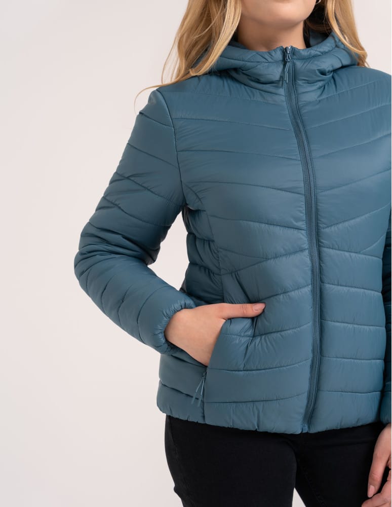 Kurtki damskie - Kurtka damska przejściowa pikowana Slim Fit z kapturem NIEBIESKI  - produkt moraj.pl 9