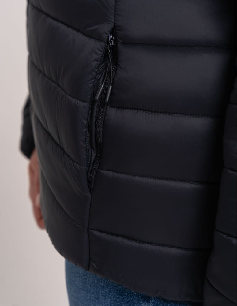 Kurtki damskie - Kurtka damska przejściowa pikowana Slim Fit z kapturem CZARNY  - produkt moraj.pl 9