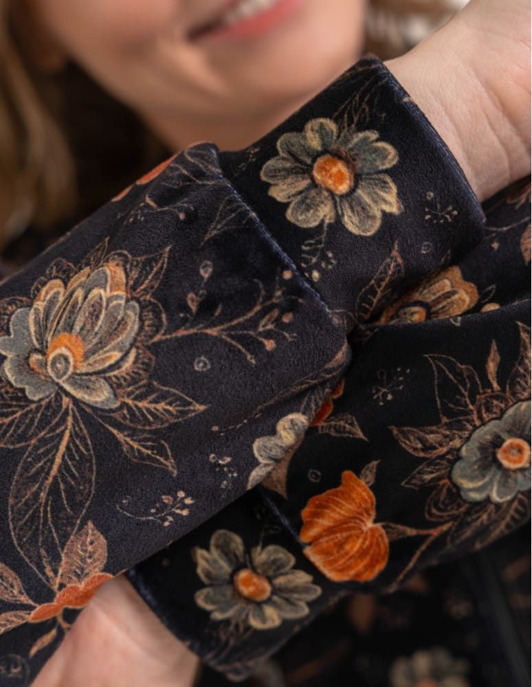 Bluzy damskie - Bluza welurowa damska rozpinana bomberka w kwiatowy print WZÓR 1  - produkt moraj.pl 4