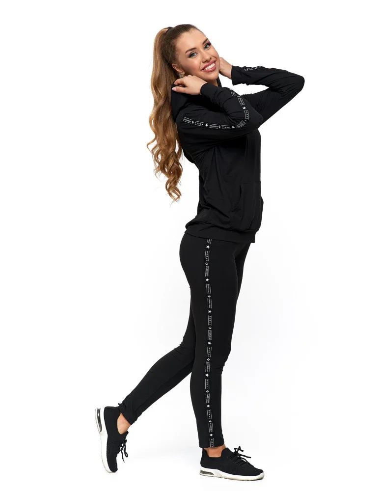 Bluzy damskie - Bluza damska z kapturem z efektem peach touch CZARNY - produkt moraj.pl 4