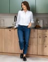 Damskie spodnie jeansowe mom fit JASNY NIEBIESKI