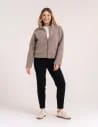 Bluza polarowa damska sherpa baranek o kroju boxy ze stójką i kieszeniami BEŻOWY