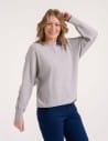 Sweter damski z wiskozy z ozdobnym wzorem na rękawach SZARY
