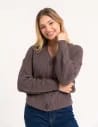 Kardigan damski krótki zapinany na guziki w drobny warkoczowy splot Ciemny Beż