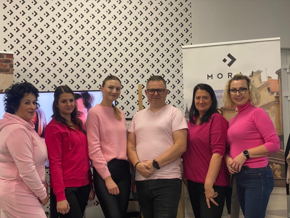 Moraj wygodnie być sobą - pracownicy firmy