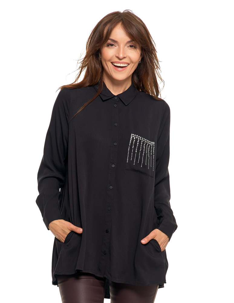 Damska koszula oversize z kieszonką ozdobioną kryształkami (Kolor: CZARNY - Rozmiar: S)