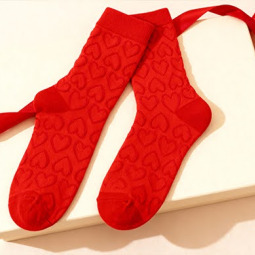 Co kupić na Walentynki dla niej? Moraj podpowiada romantyczne i zmysłowe prezenty