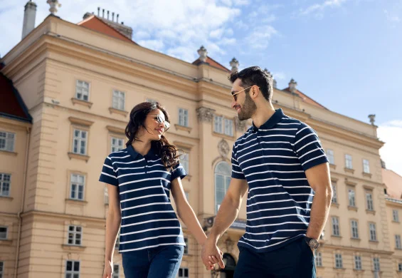 Koszulka polo – idealny element męskich stylizacji na lato