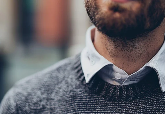Jak nosić sweter z koszulą? Jak nosić sweter z koszulą?