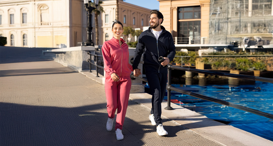 Co ubrać do spodni dresowych? 5 pomysłów na wygodne stylizacje